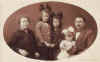 Rinze Jaasma en gezin ca. 1928.jpg (22745 bytes)
